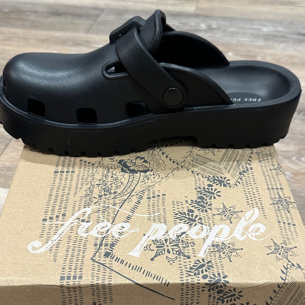 NWT! Super lightweight Free People Karlie Buckle Clog Watermelon - Picture 7 of 12